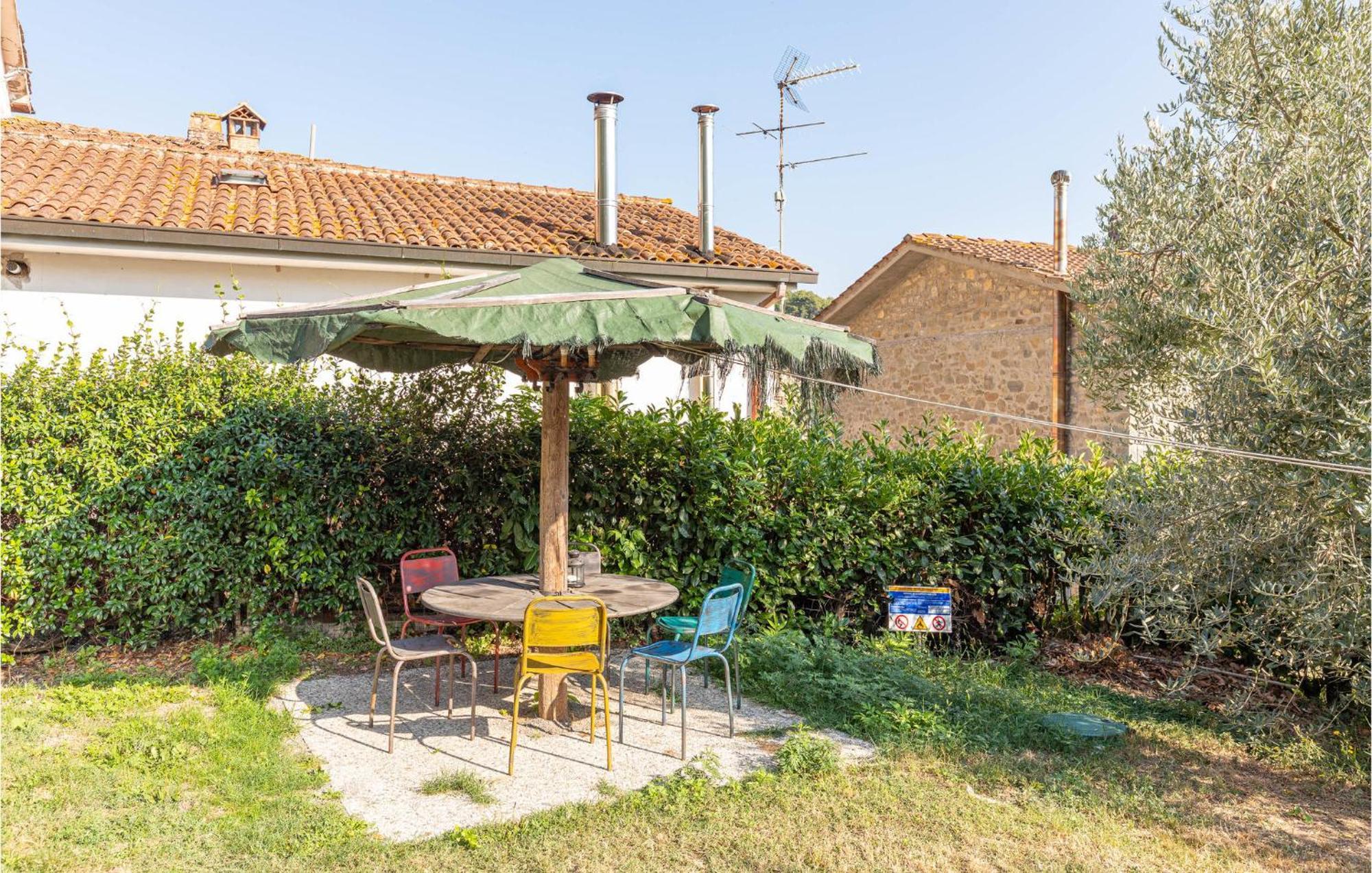 Awesome Home In Marliana With Kitchenette Eksteriør billede